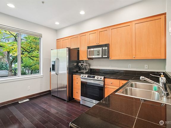4th image of 2071 NW Boulder Way Drive
