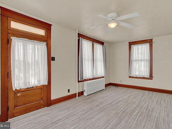 4th image of 611 South St