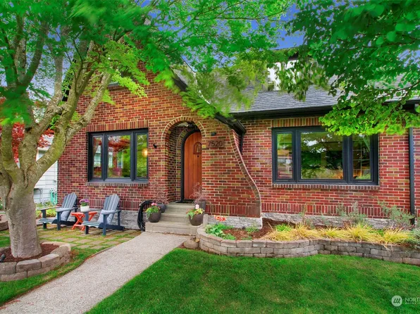 7520 33rd Avenue NW, Seattle, WA 98117