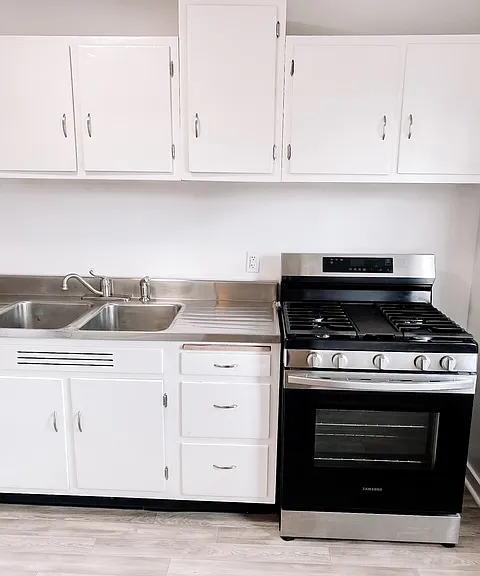 25 E Henderson Rd #B — Photo 18