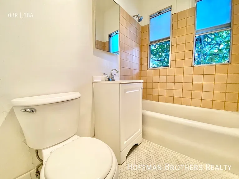 838 Sanborn Ave #105 — Photo 8