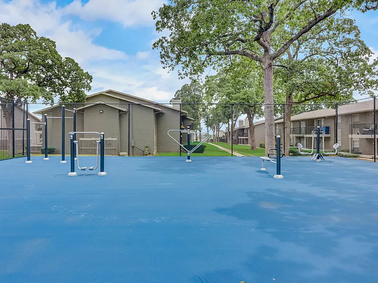 Outdoor Fitness Center at Oak Park Apartments