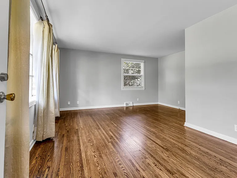 1606 Burton Ave #B — Photo 4