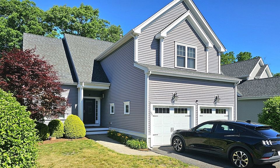 1st image of 107 Winterberry Ln