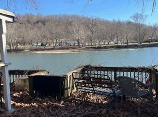 8670 Old River Rd, Philo, OH 43771