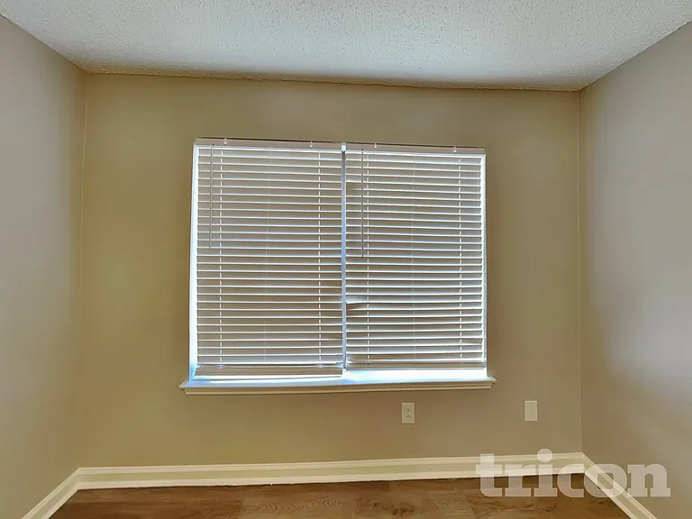 1252 Payne Dr — Photo 14