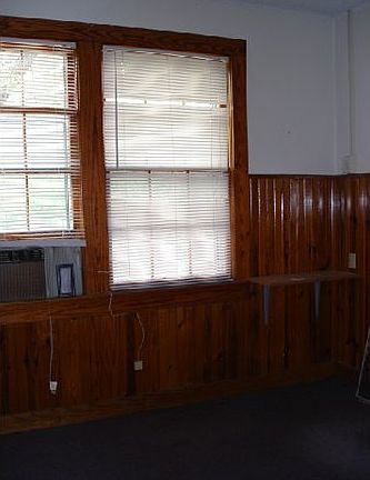 2nd image of 501 W Broadway St