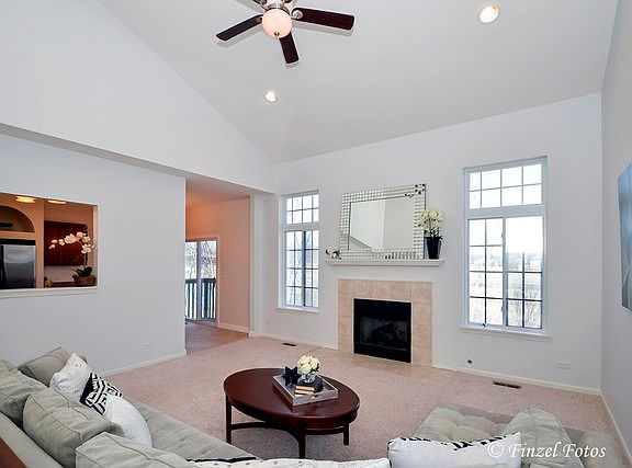 4th image of 2156 Greenview Dr