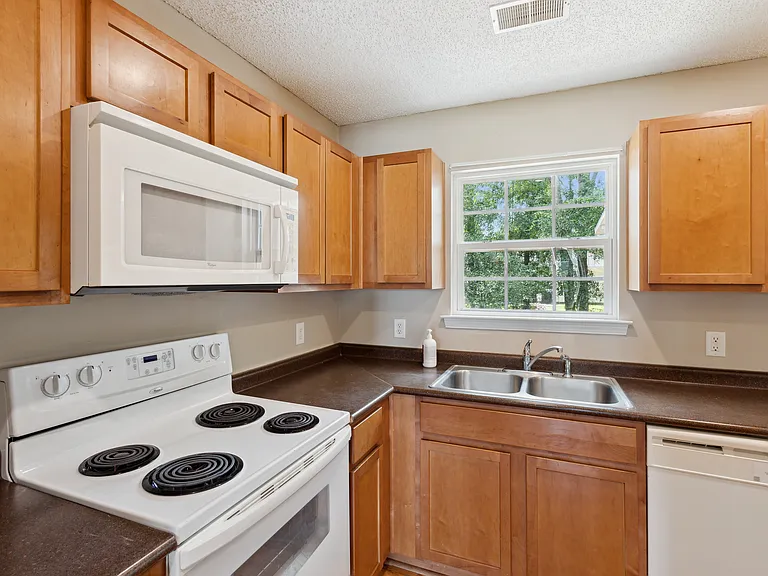 123 Knotty Pine Cir — Photo 12