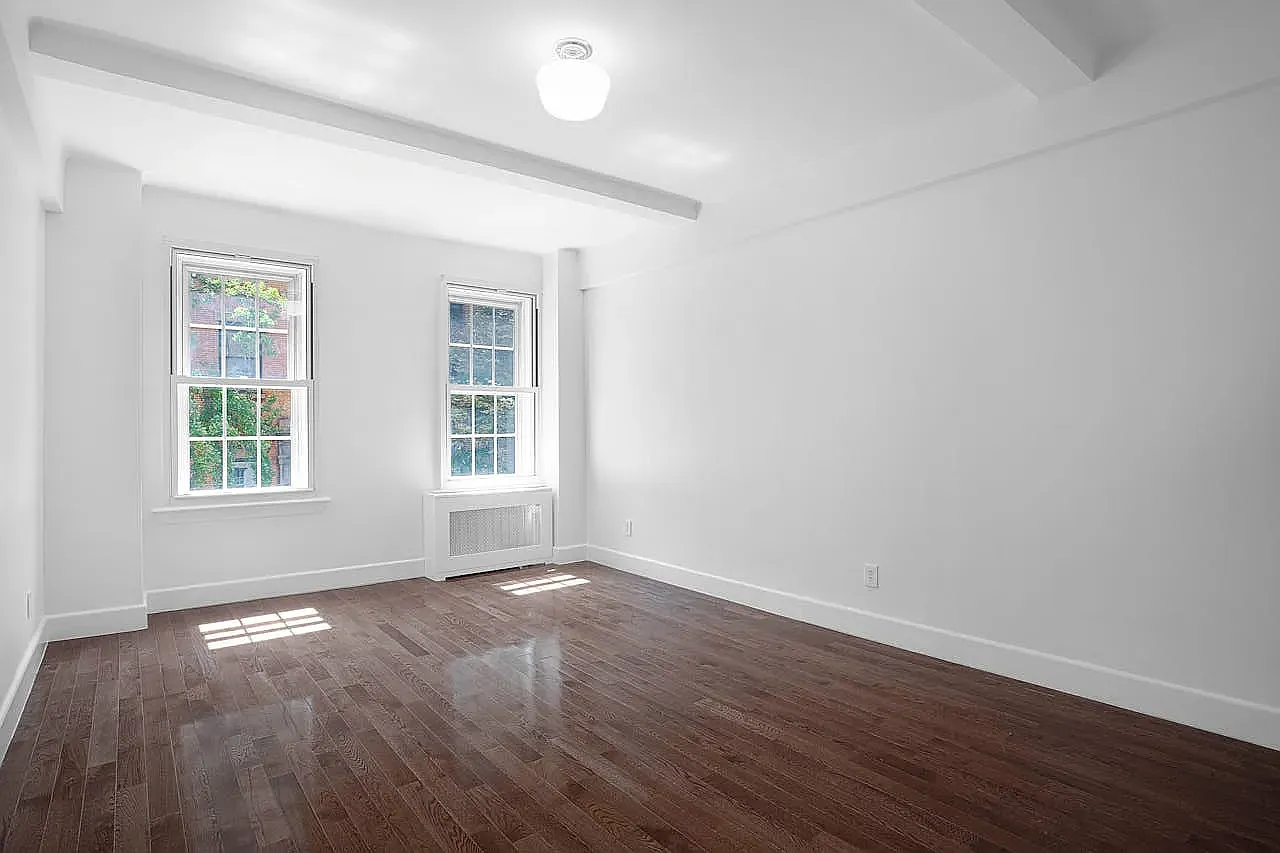 24 Fifth Avenue — Photo 1