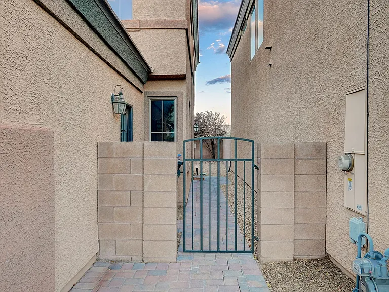 8224 Strawberry Spring St — Photo 4