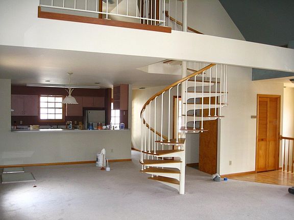 3rd image of 64 Hypolita St #B