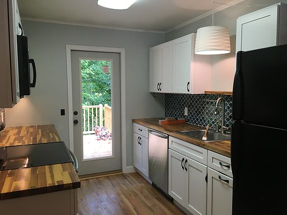 2nd image of 110 Bennett Ct