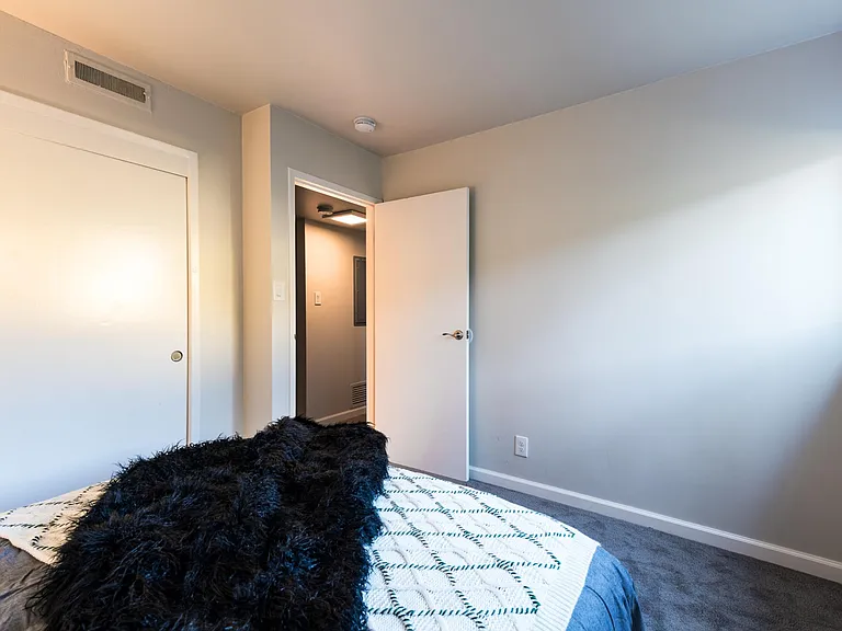 138 W Dana St #B — Photo 14