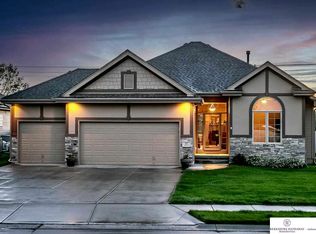 916 S 201st St, Elkhorn, NE 68022