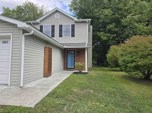 1001 Fair Oaks Dr, Fairmont, WV 26554