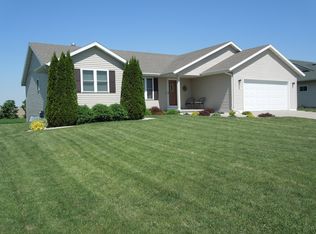 3 S Wyler Dr, Evansville, WI 53536