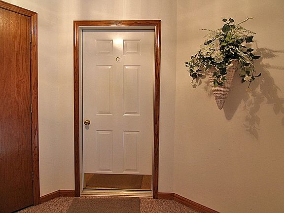 3rd image of 4425 Westchester Dr NE #1