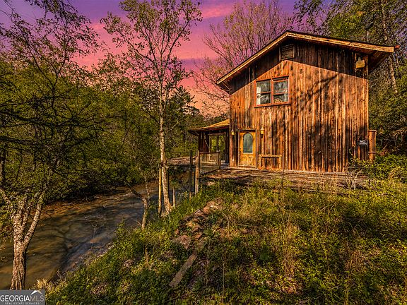 5th image of 80 Riverbend Cir