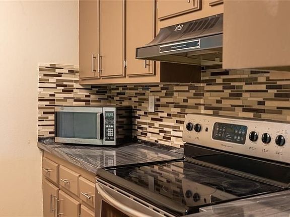 4th image of 1800 N Lauderdale Ave APT 1114