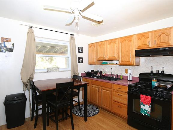 5th image of 9343 Comstock Dr