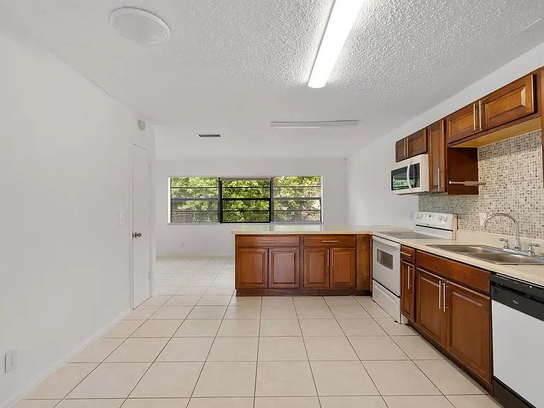 4108 NW 79th Ave #1 — Photo 8