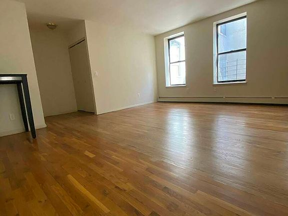 4th image of 200 Marcy Pl #5J