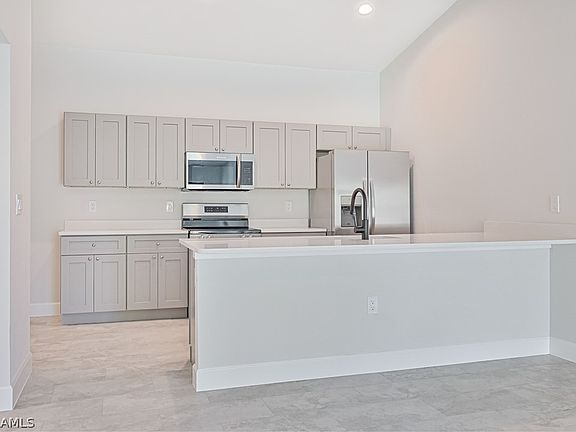 3rd image of 4422 & 4424 SW 8th Court Cpe