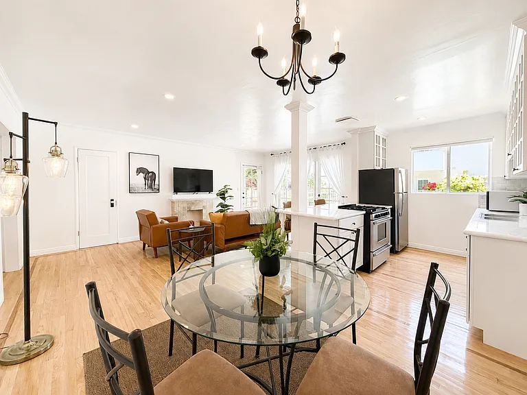 1027 20th St #1B — Photo 9