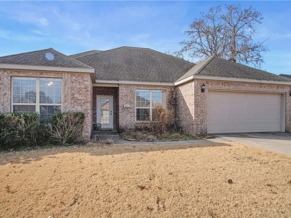 4311 E Broomsage Dr, Fayetteville, AR 72701