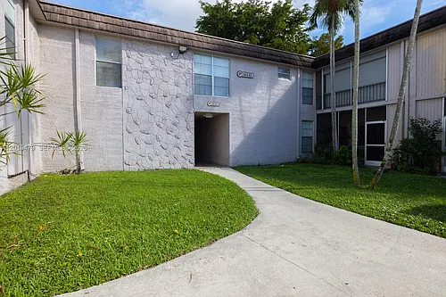 10385 N Kendall Dr #P1 Photo 1