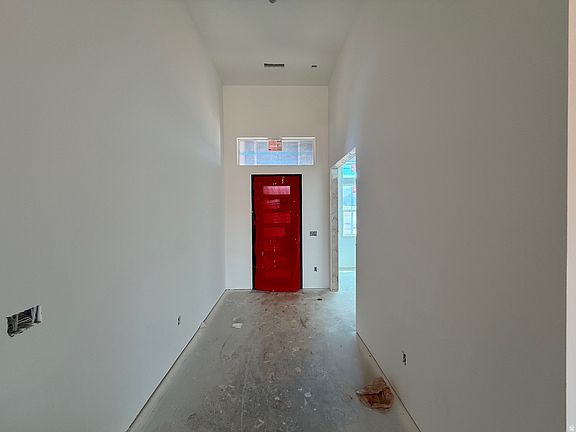 3rd image of 61 N 640 W #204