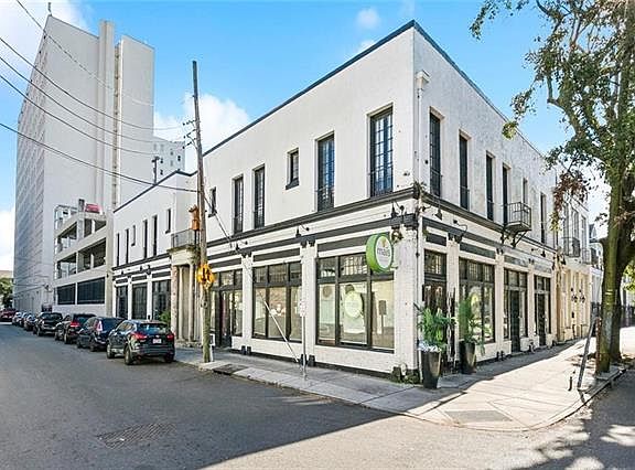2nd image of 1638 Clio St #204