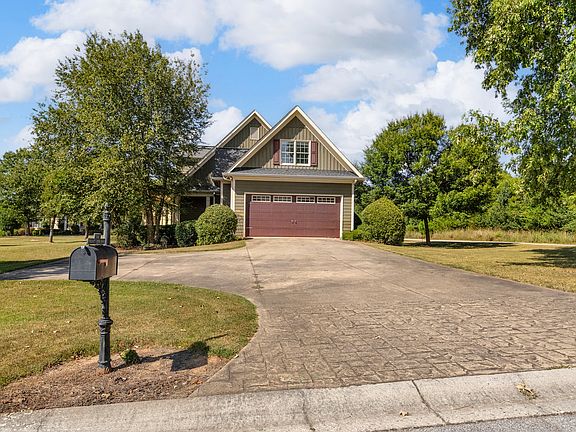 3rd image of 155 Trinity Pond Rd