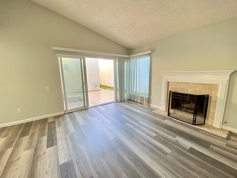 7084 Island Village Dr — Photo 2