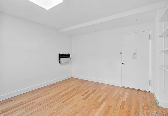 Rented by Mirador Real Estate | media 12