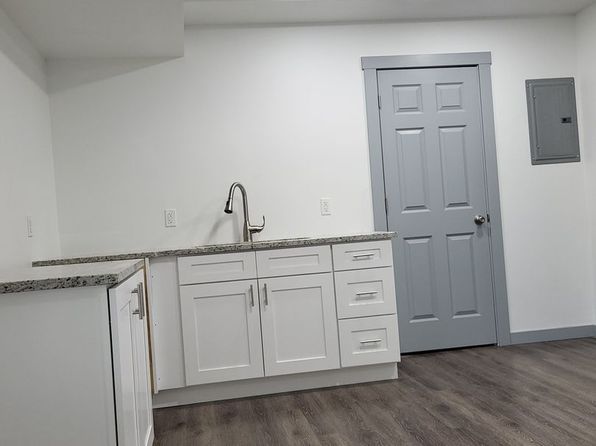 703 Ash St APT 3