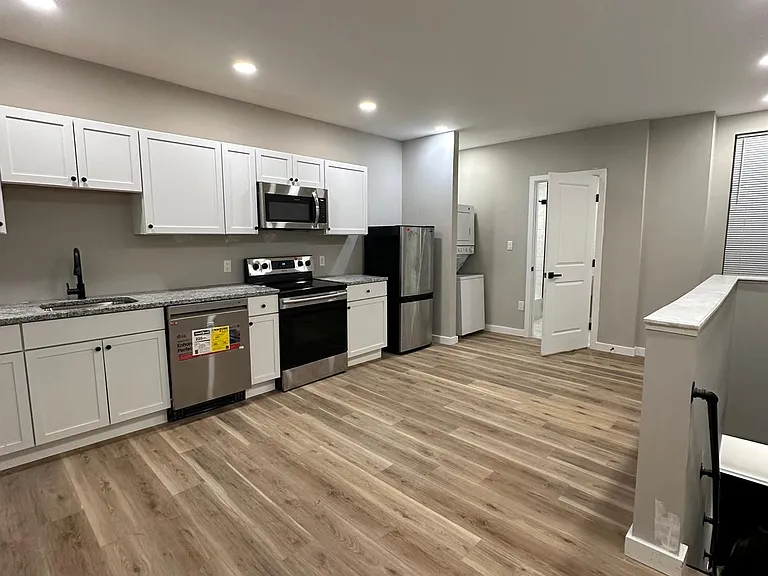 4250 Lancaster Ave #2 — Photo 1