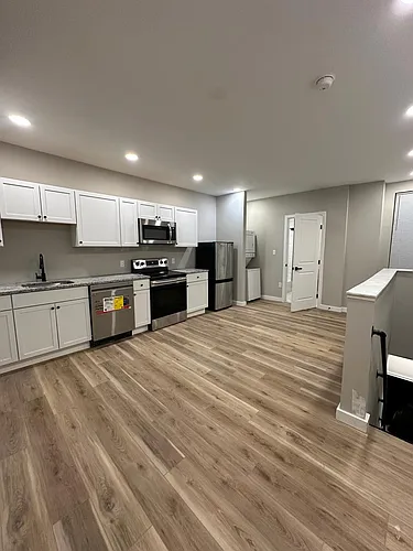 4250 Lancaster Ave Photo 1