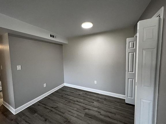4th image of 980 Life Dr APT 32