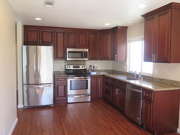 2nd image of 286 Yellowstone Dr