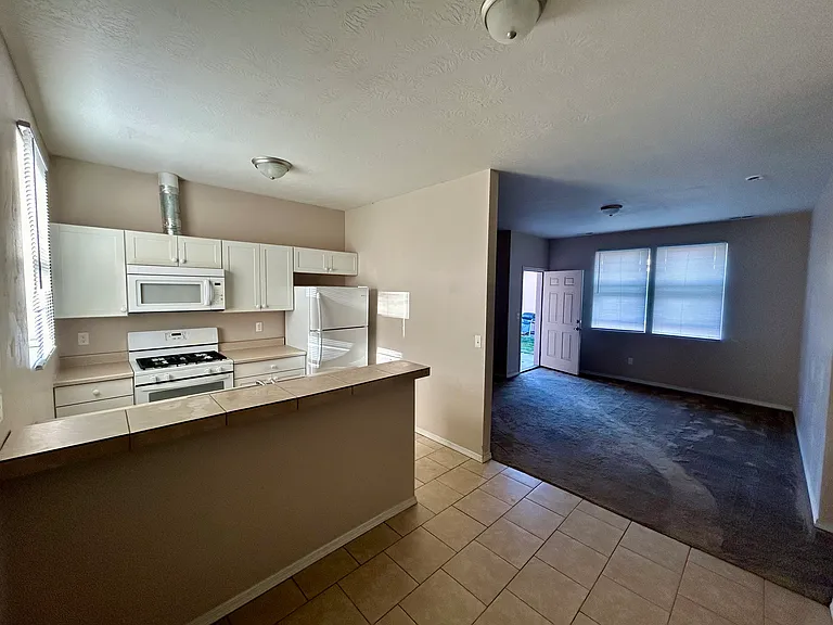 309 10th Ave N #311 — Photo 11