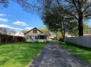 23 Rochester St, Chicopee, MA 01020