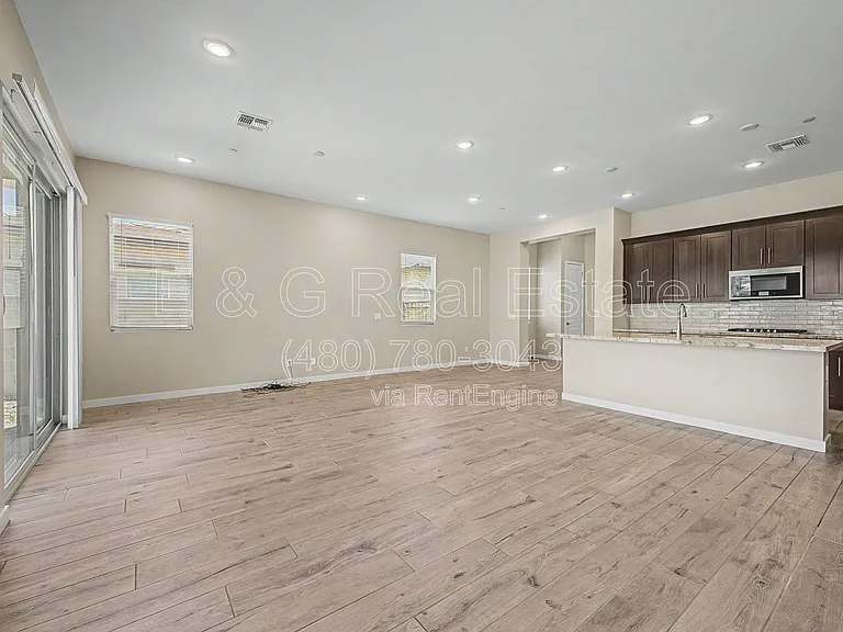 1899 N 140th Dr — Photo 5