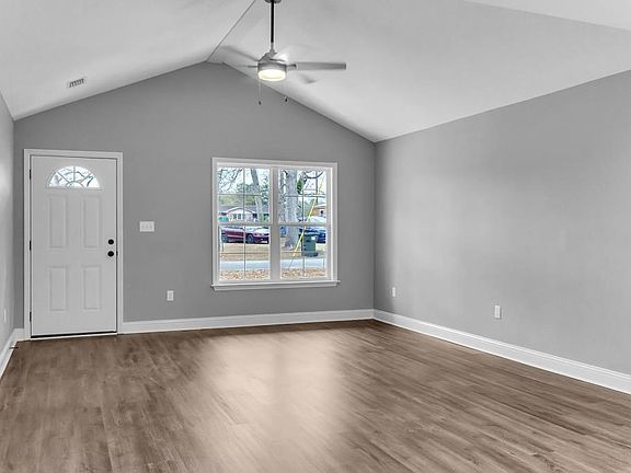 5th image of 303 Wright St