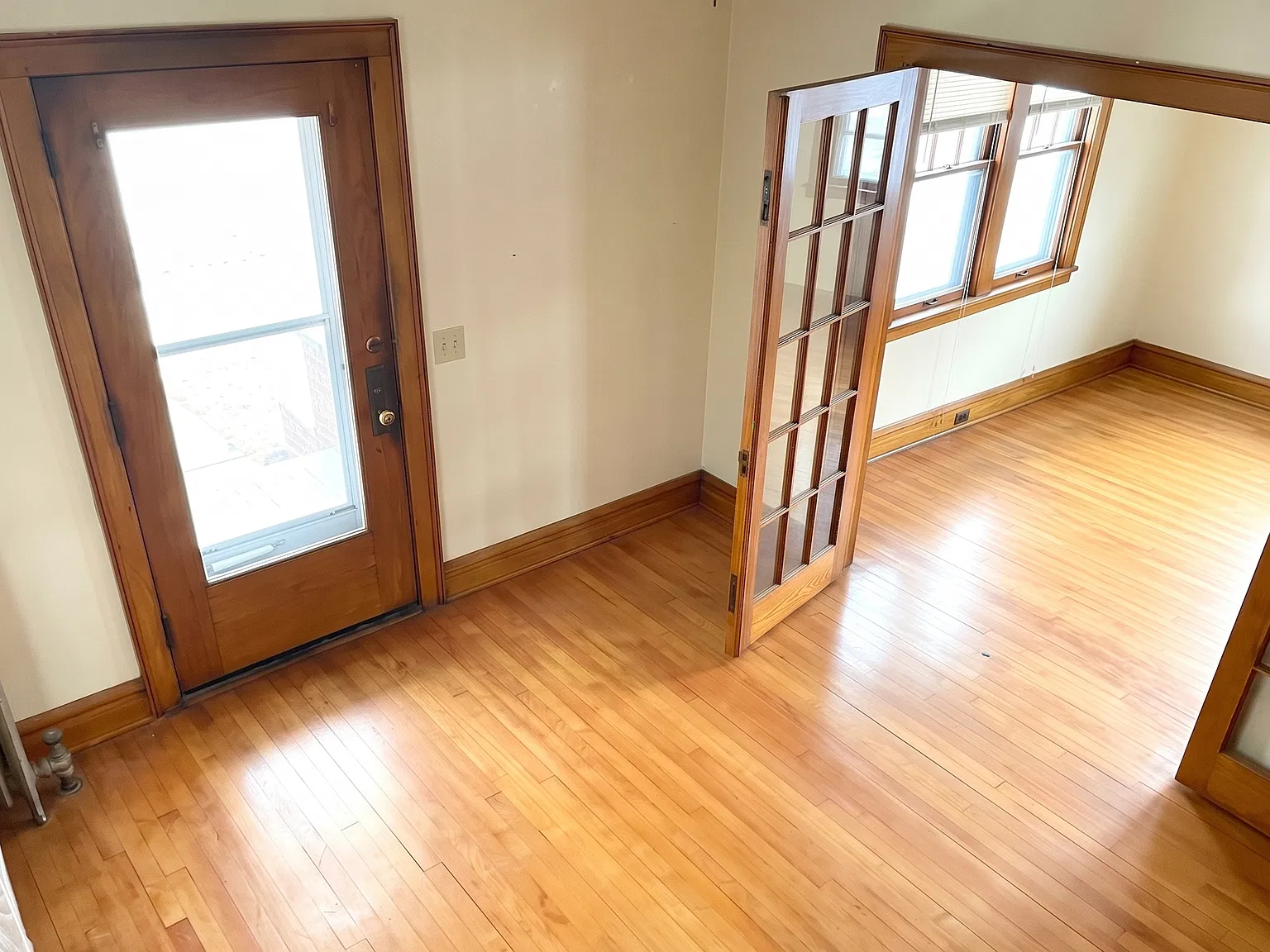 5 bed, 1588 sqft, $5,395 — Photo 3