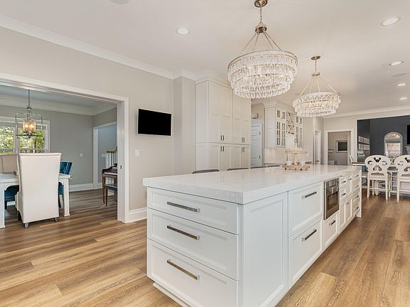 5th image of 3067 Waterbury Ct