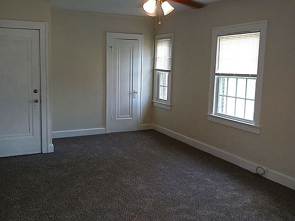 5th image of 171 Upland Ave #171