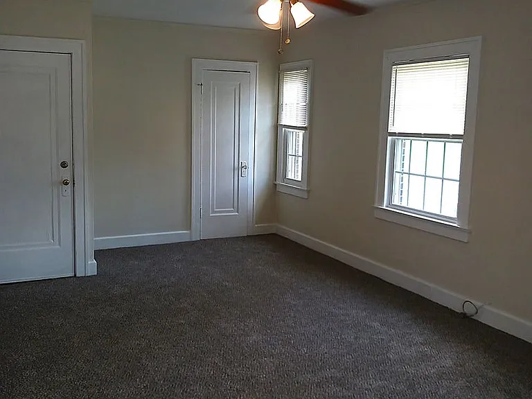 171 Upland Ave — Photo 4
