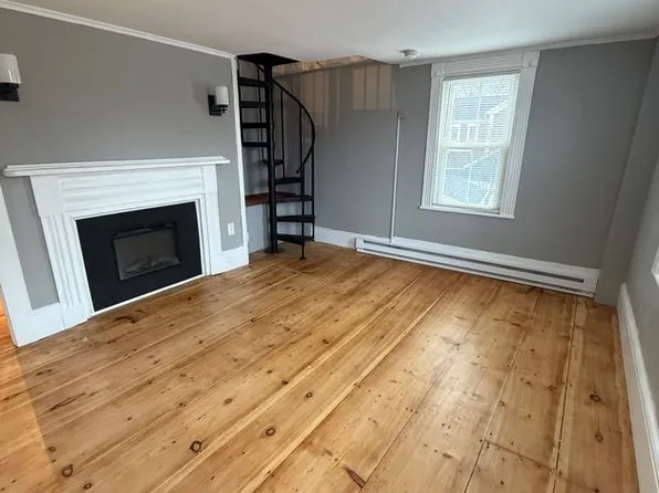 10 High St #3, Exeter, NH 03833